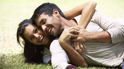 romentic-lovely-hot-smiling-hug-day-hdwallpapers