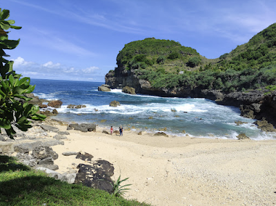 Pantai Sembukan, Keindahan Tersembunyi Di Selatan Wonogiri