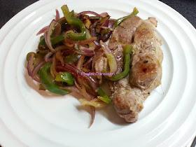 Bistecca alla piastra con peperone e cipolla - Grilled steak with green capsicum and onion