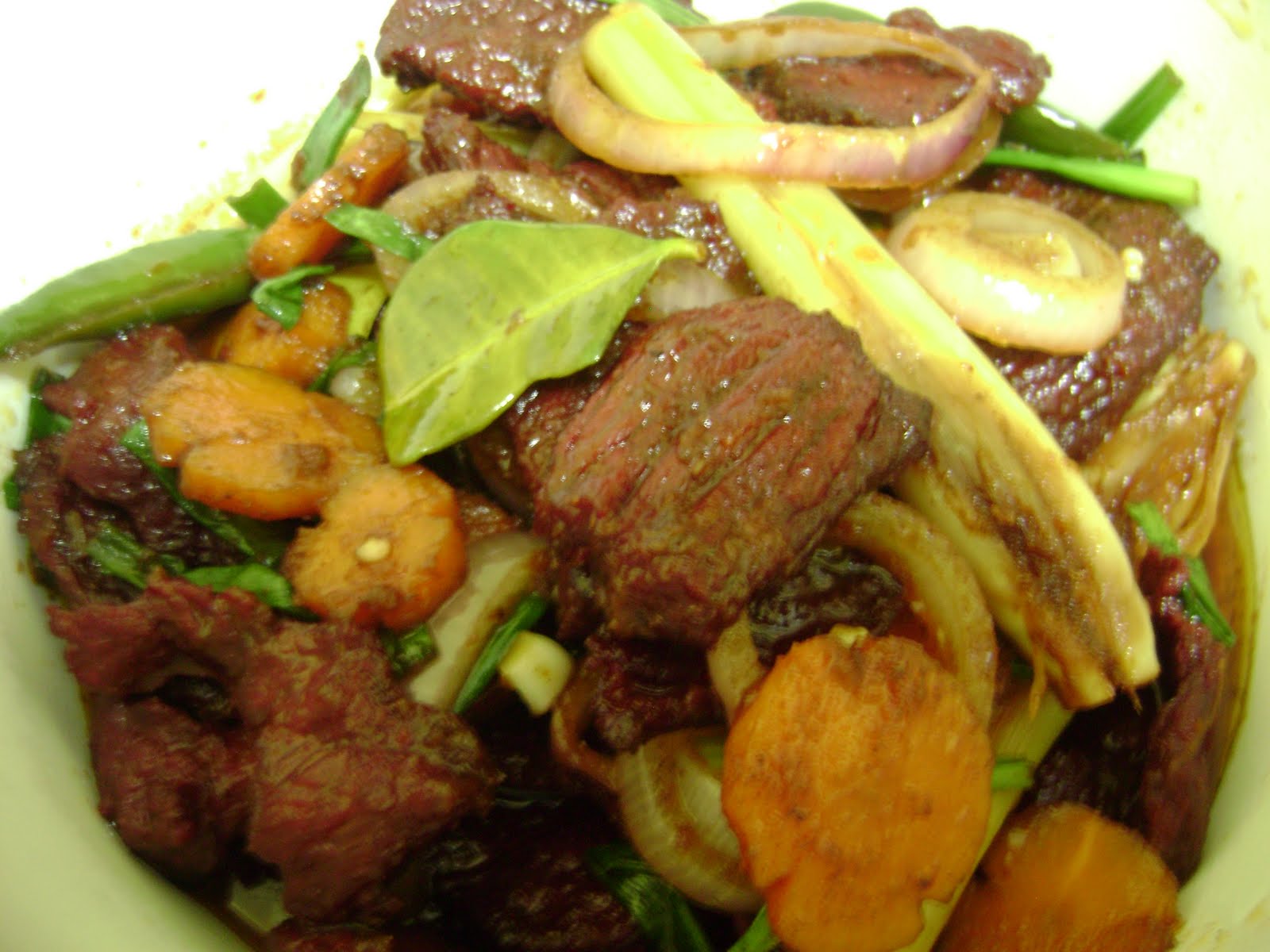 TeratakCINTAnazmie: DAGING GORENG TOMYAM