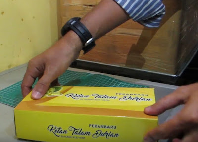 kue talam durian Top Kuliner Riau Paling Populer
