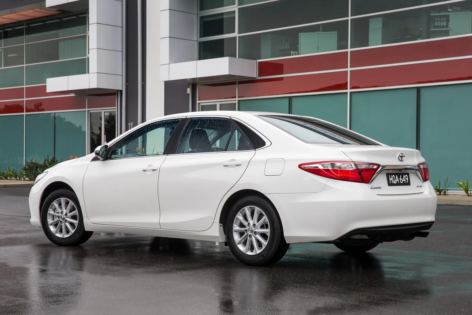 Đánh giá xe Toyota Camry 2016