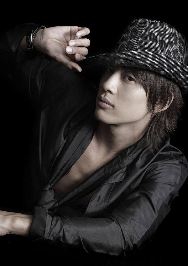 Choi DongWook born November 9 1984 better known by his stage name Se7en