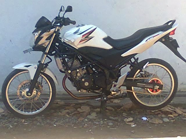 Foto motor honda modifikasi cb150r minimalis full fairing 