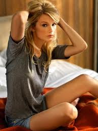 Taylor Swift Pictures and Wallpapers