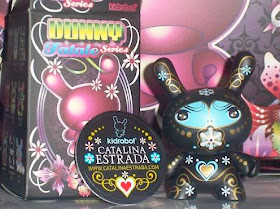 Dunny Fatale Series - Catalina Estrada Black Chase Variant Dunny