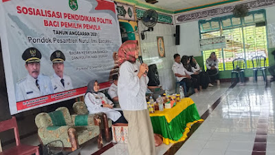 Sosialisasi Pendidikan Politik,Ketua Bawaslu Sidrap Asma Salam Ajak Peserta Berperan Aktif  dalam Pengawasan