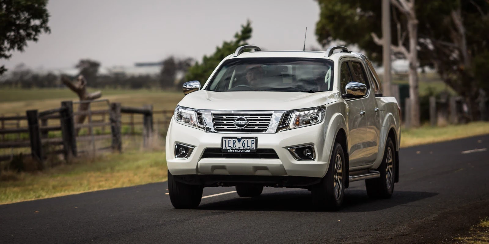 Đánh giá xe Nissan Navara 2016