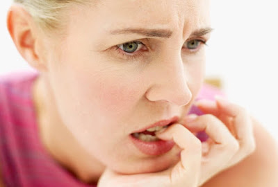Răng sứ bị lỏng có nên đi làm lại không?-1 Răng sứ bị lỏng có nên đi làm lại không?-1