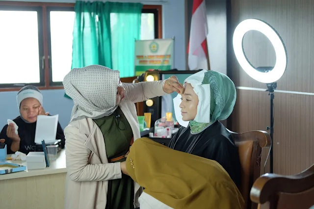 Mahasiswa STIT Pemalang Dibekali Soft Skill Merias Bersama Wardah Cosmetic