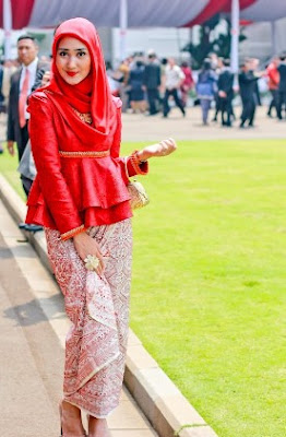 Beberapa Model Baju Kebaya Modern Muslim Berjilbab, Lengan Pendek, dan Panjang