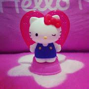 hello kitty happy meal at mcdonalds. and i am one happy pusa :)