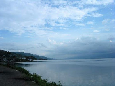 Objek wisata Danau Singkarak Sumatera Barat 4