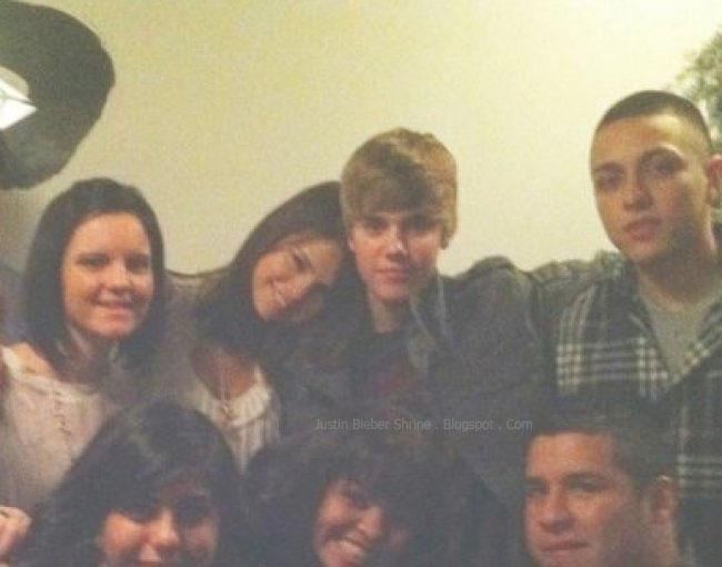selena gomez nails 2011. Tagged as: Selena Gomez