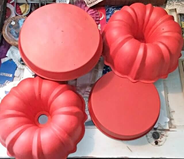 Trash to Treasure - Baking Pans to Holiday Decor