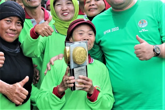 Mochamad Muchlisin, Anggota DPRD Blora fraksi PKB, mengapresiasi kinerja Dinas Lingkungan Hidup (DLH) Blora dalam pengelolaan sampah.