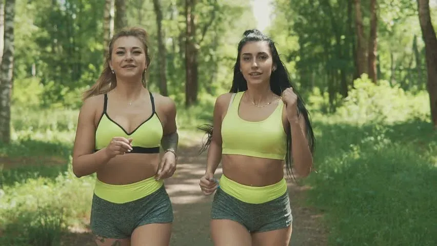 sexy women run