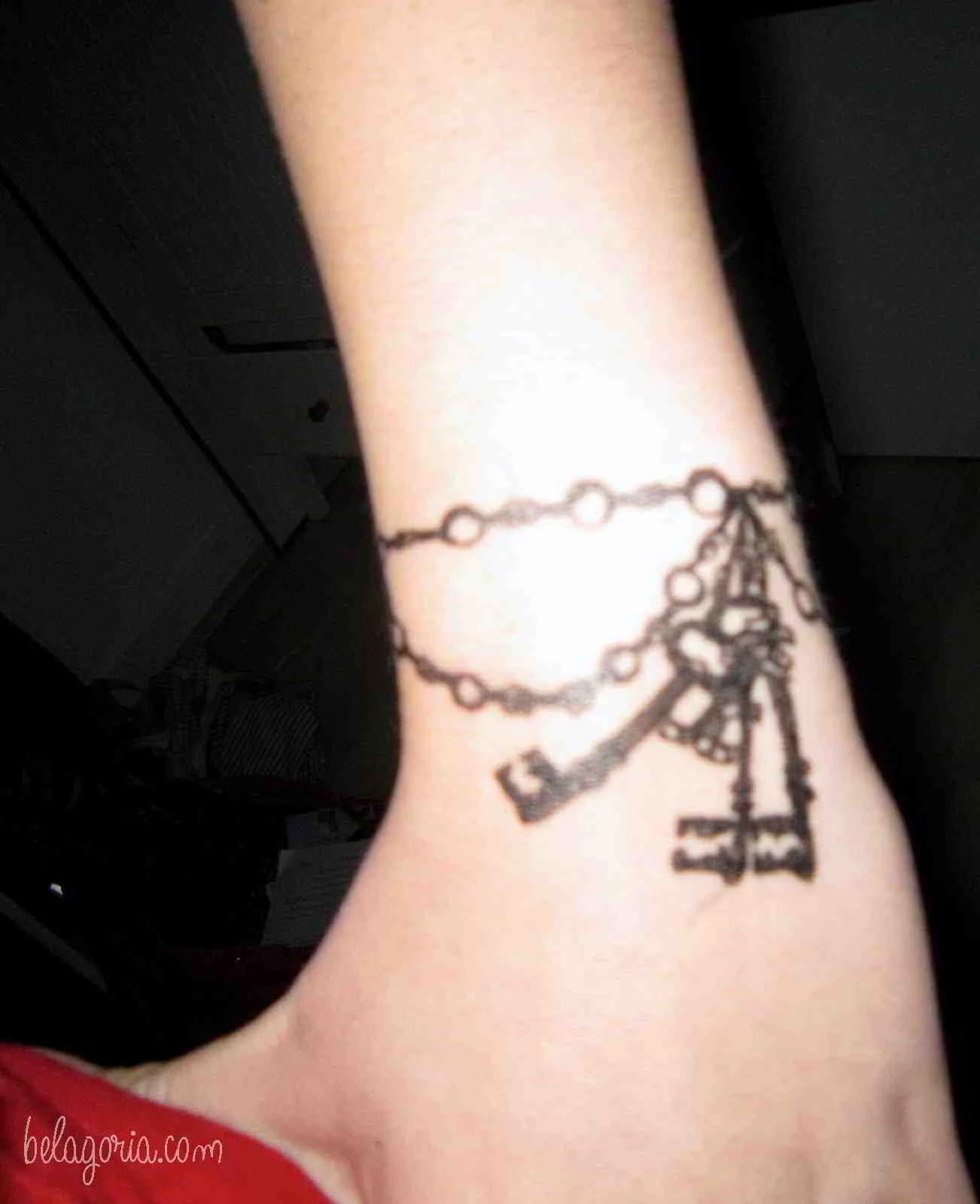 tatuaje de pulsera para una chicas