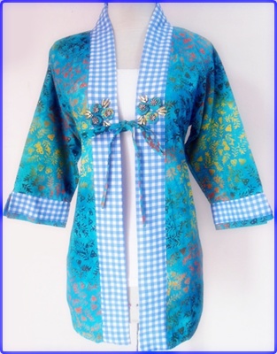 Model baju batik wanita modern warna biru