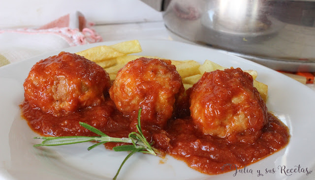 Albóndigas con tomate. Julia y sus recetas