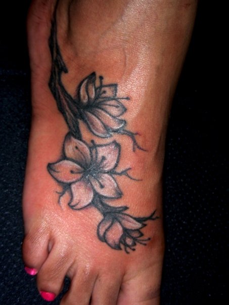 Tattoo Black and Grey Cherry Blossoms on the Foot
