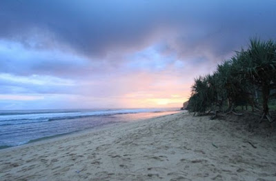 "5 Wisata Pantai Di Jogja Yang Wajib Dikunjungi"