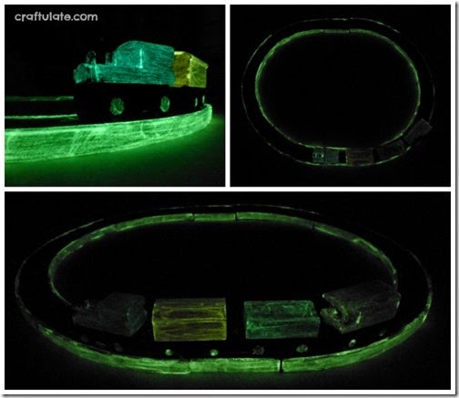 glow in the dark train - This is such a neat idea for a kids activity! 
