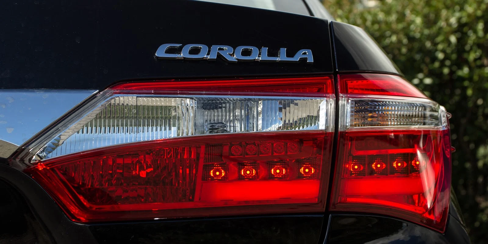 Đánh giá xe Toyota Corolla 2016