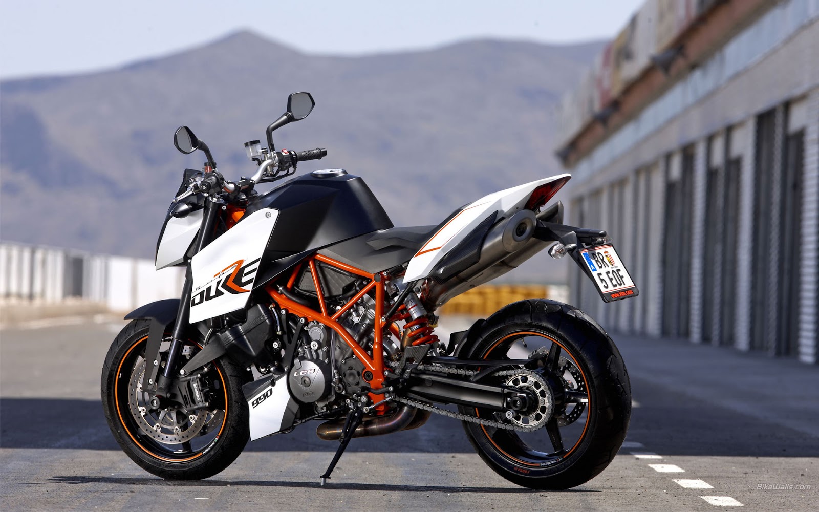 2011 KTM 990 Super Duke Motorcycle Desktop Wallpapers