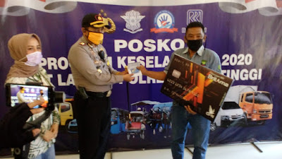 Terdampak Covid-19, BRI dan Polres Bukittinggi Giat Peduli Supir Angkutan Umum