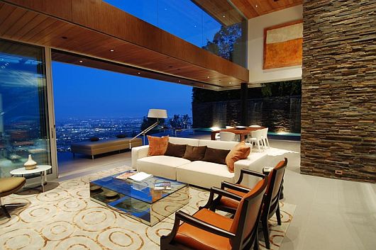 Luxury house with stunning view in Hollywood Hills, Los 