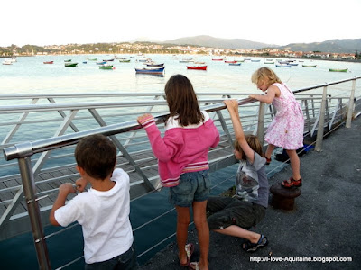 Waiting for the ferry back to Hendaye