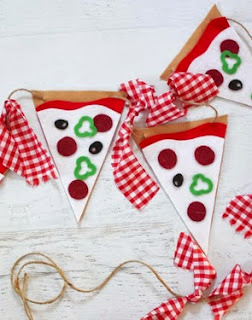 http://translate.googleusercontent.com/translate_c?depth=1&hl=es&rurl=translate.google.es&sl=en&tl=es&u=http://www.repeatcrafterme.com/2014/03/felt-pizza-bunting.html&usg=ALkJrhgBk12IPBbkkp9HXVUnAg3_vk75AQ