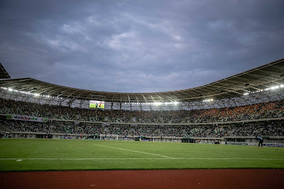 Puyol and Okocha Play An Unmissable Match in Uyo