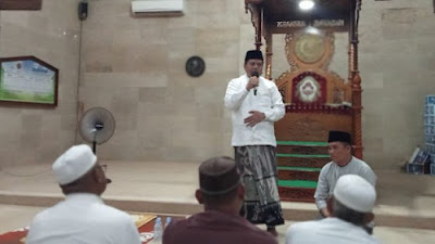 PJ Bupati Henrizal Bersama Ketua DPRD Sarolangun Sholat Tarawih Perdana Di Mesjid As-Sulton