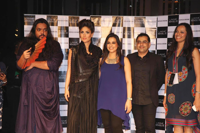 kareena kapoor stopper for designers pankajnidhi lfw 2012. photo gallery