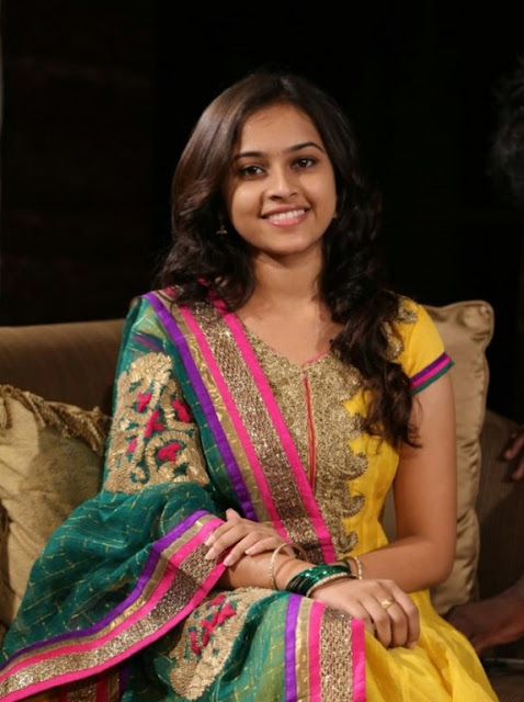 Sri Divya cute smiling pics