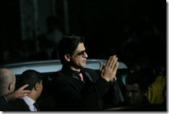 sharukh_at_ujala asianet film award stage