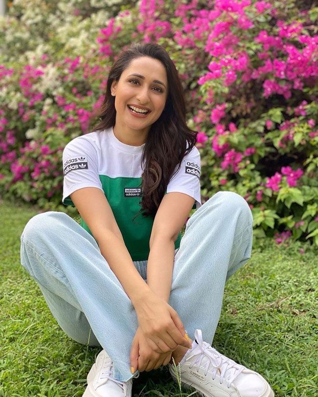 Actress Snaps: Pragya Jaiswal Latest Pictures