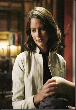 Amy Acker-0274