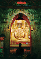 Mahamuni Buddha and gold