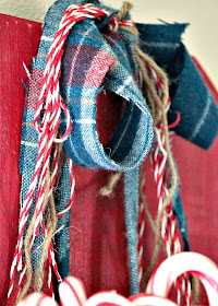 12 Days of Christmas Candy Cane holder http://bec4-beyondthepicketfence.blogspot.com/2014/11/12-days-of-christmas-day-1-candy-cane.html