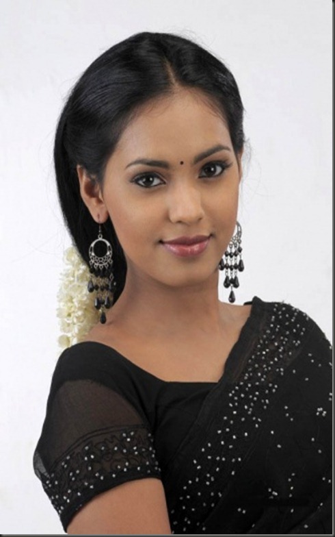 shammu in saree_hot2