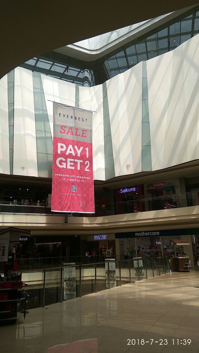 Pasang Giant Hanging Banner Promo EVERBEST SALE Paragon Mall Semarang