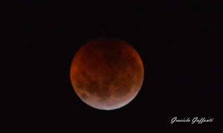 Luna Roja. Enero 2019. Montevideo. Uruguay.