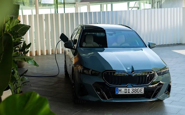 Novo BMW Série 5 Touring 2024 ganha versão elétrica