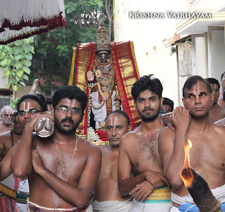 Kodai Utsavam, Tholukiniyaan, Purappadu,Video, Divya Prabhandam,Sri Parthasarathy Perumal, Triplicane,Thiruvallikeni,Utsavam,