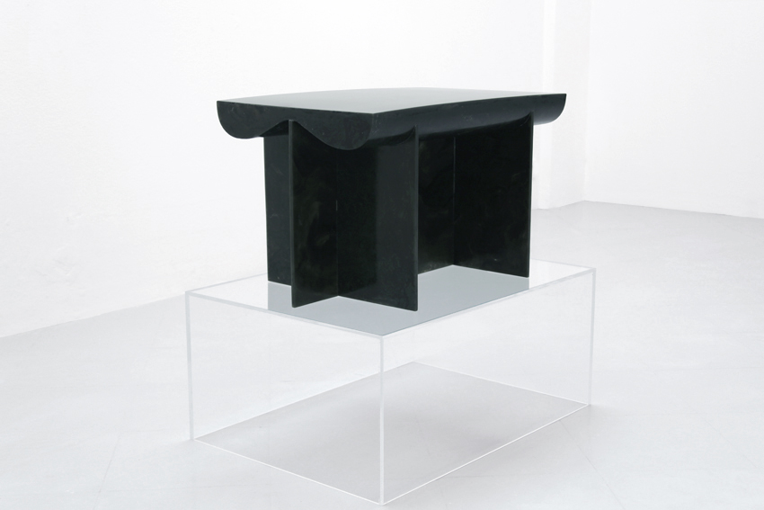 beracryl resin side table