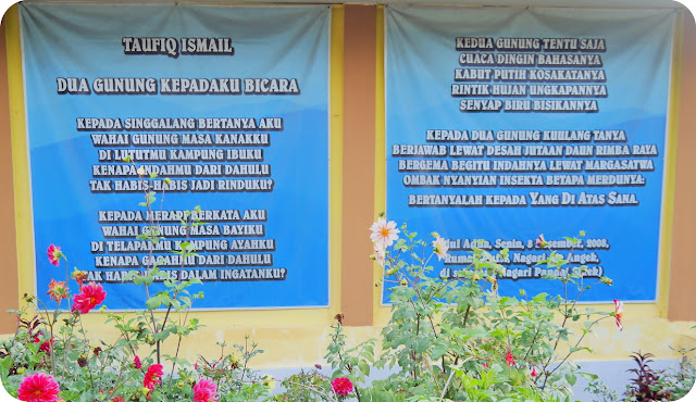  mending di deportasi saja dari Indonesia  Mencintai Sastra & Budaya di Rumah Puisi Taufiq Ismail