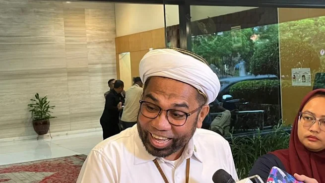 Ngabalin Sentil Hasto yang Kritik Jokowi dan Gibran: Coba Lebih Keras Sedikit